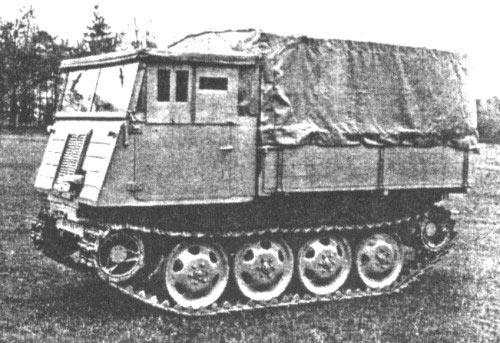 Steyr RSO/3, sen model med den produktionstekniskt billigare kantiga hytten.