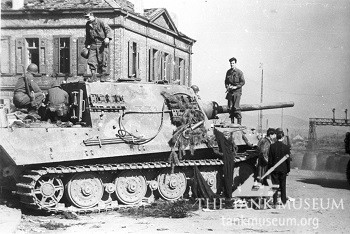 Jagdtiger-captured-by-US-Army.jpg